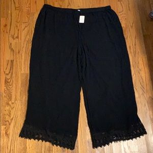 Black sportswear pants. NWT